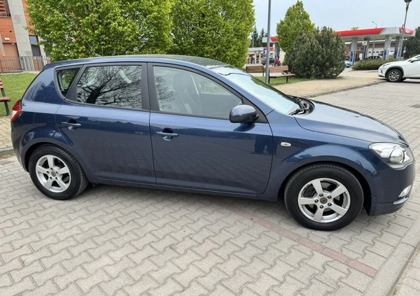 Kia Ceed cena 24900 przebieg: 145000, rok produkcji 2010 z Rymanów małe 631